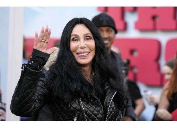 78-year-old pop star in negotiations to perform at Glastonbury's legendary slot in 2025.