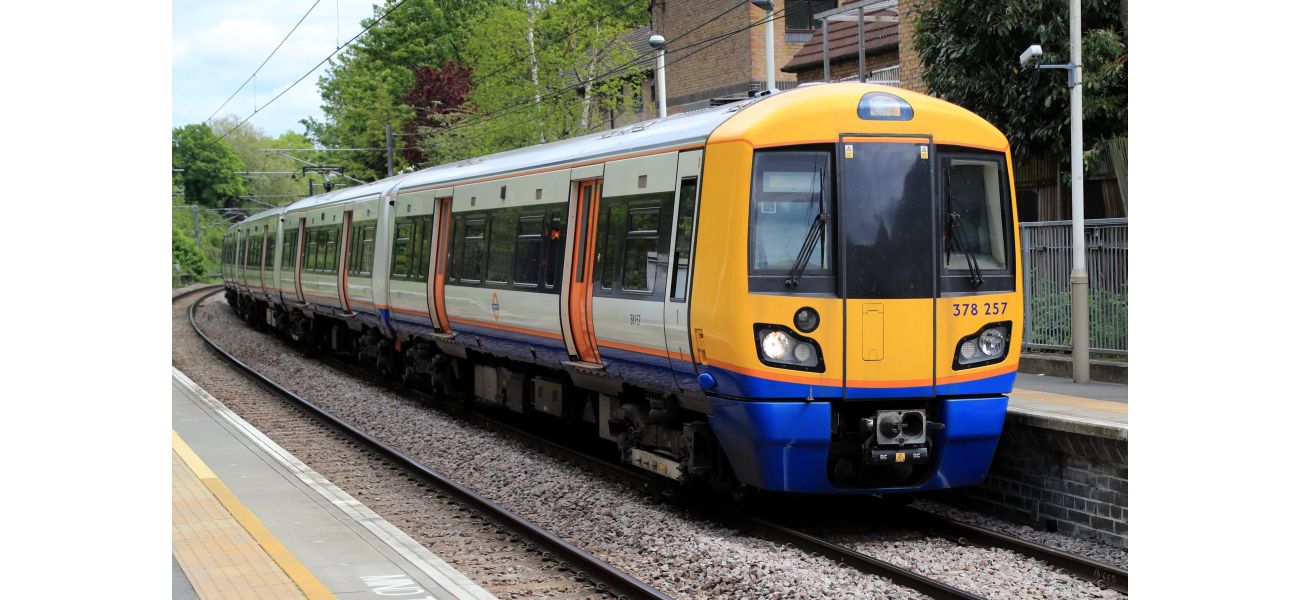 Delays on London Overground due to signal issue, causing hours of travel disruptions.
