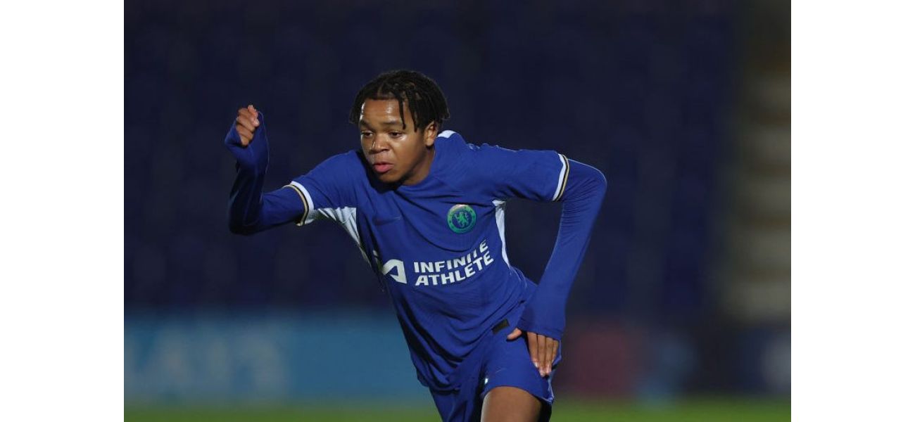 Liverpool signs top young player from Chelsea academy as he makes official move as a winger.