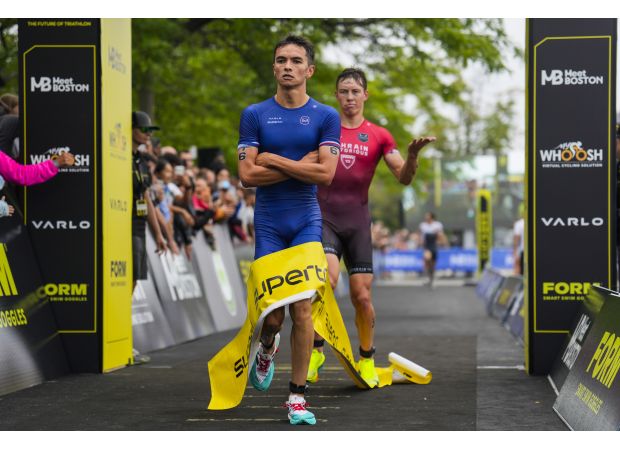 Alex Yee shares what triathlon competitor Hayden Wilde told him after his arrogant celebration.