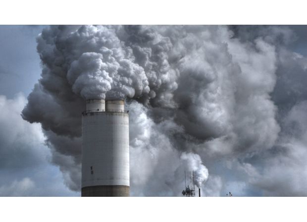 A map shows the 10 most polluted areas in England.