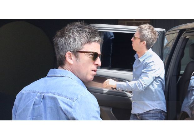 Oasis is making a new album while on their reunion tour, as evidenced by various sources.