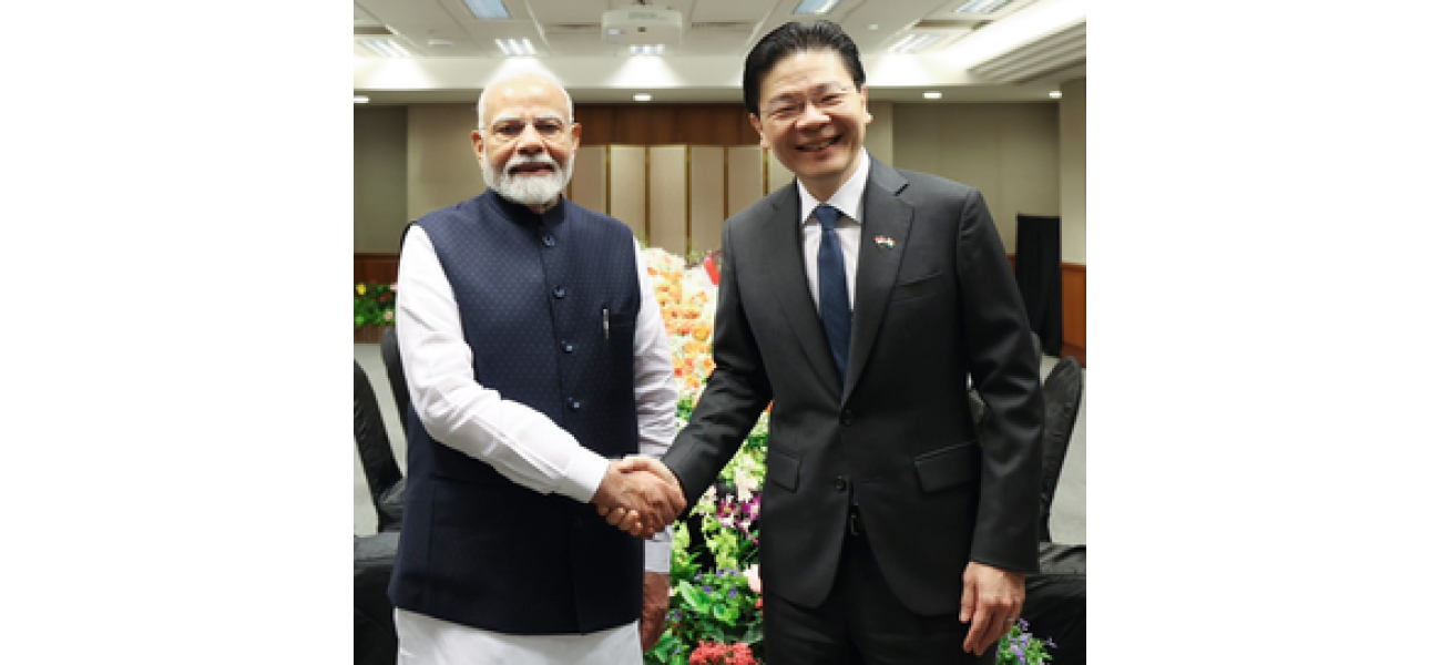 Modi and Wong from Singapore meet, forming comprehensive strategic partnership.
