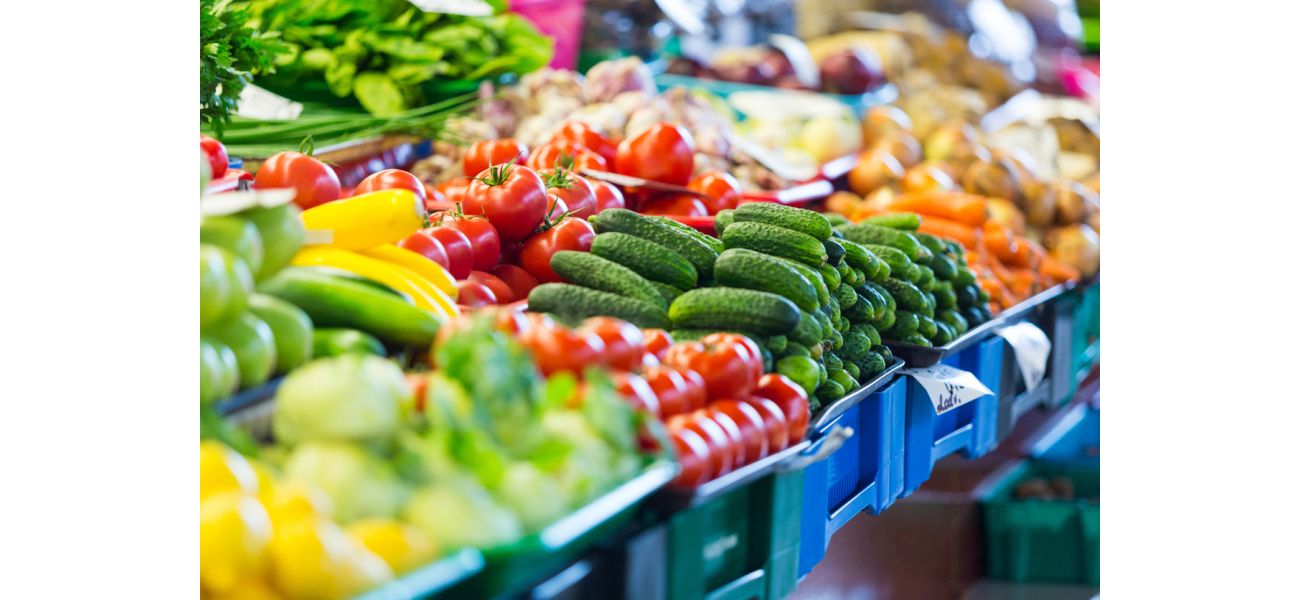 Due to a warm end to winter, there will be an excess of vegetables causing a decrease in prices.