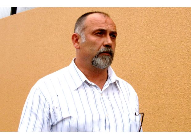 The suspect in a 2002 cruise ship death has avoided jail time for an assault charge.