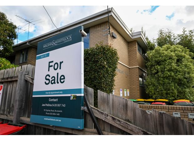 Record number of Australians struggling with high mortgage payments.