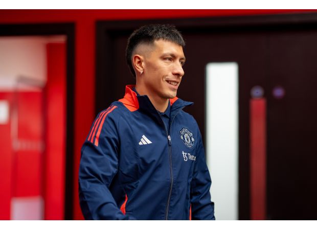 Lisandro Martinez of Manchester United shares kind words from Sir Alex Ferguson.