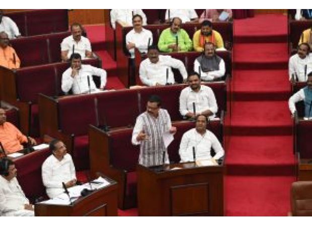 Minister reports 1,625 deaths from lightning in Odisha over 5 years.