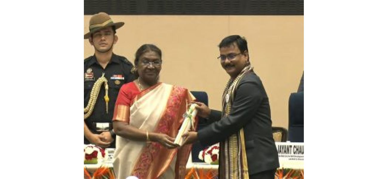 President awards 50 educators with national honors.