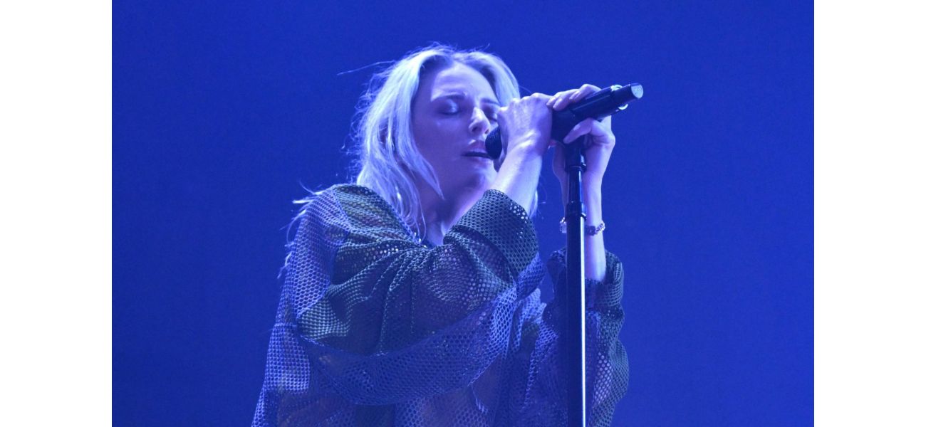American singer Emily Armstrong is the new lead vocalist for the band Linkin Park, causing controversy among fans.