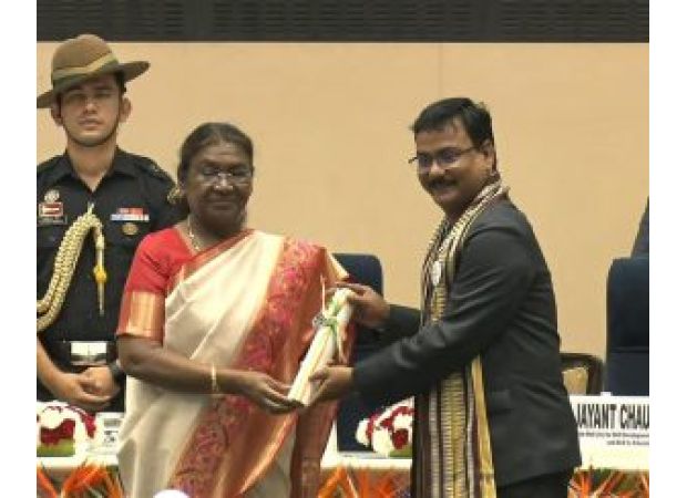 President awards 50 educators with national honors.