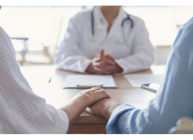 Air pollution harms men's fertility, while women face a separate danger.