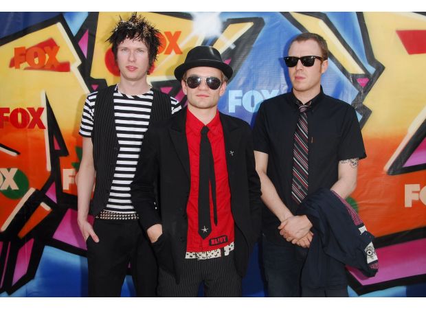 Old band never reunited with ex-lead singer since he left 27 years ago.