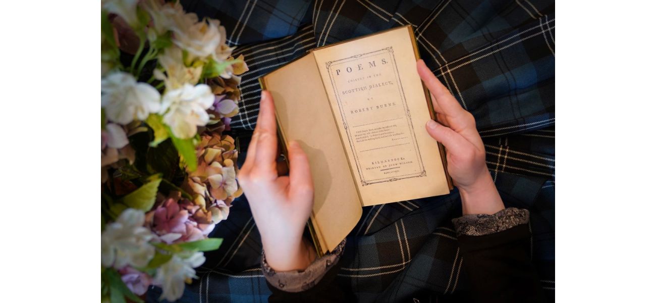 An old book of Robert Burns' poems, published in 1786, might sell for £60,000 at auction.