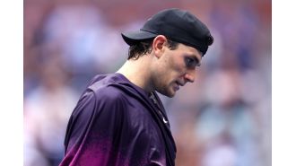 Draper gets sick on court during tough US Open defeat against Sinner.