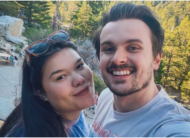 Former child star expecting baby, sister excited