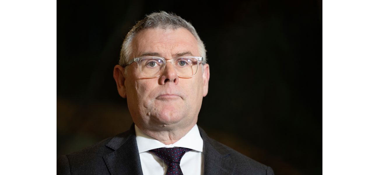 Minister threatened by CFMEU associates over workplace relations.