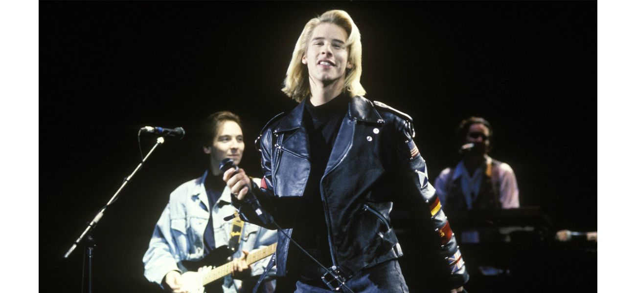 A former 90s popstar is making a comeback after 12 years with a new song.