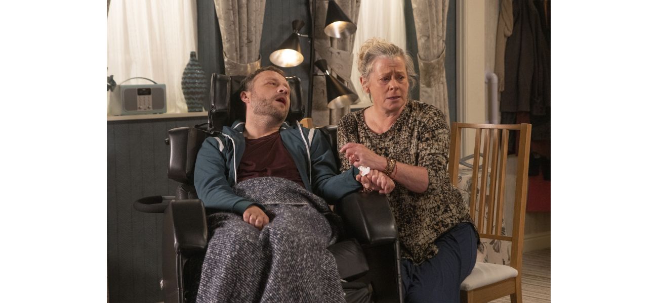 An ambulance was called after a beloved Coronation Street star passed away in a tragic video.