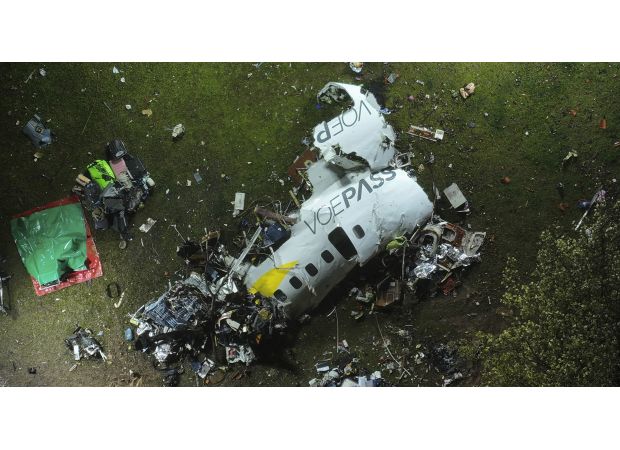 Pilots of Brazil plane crash fought de-icing issues just before tragedy struck.