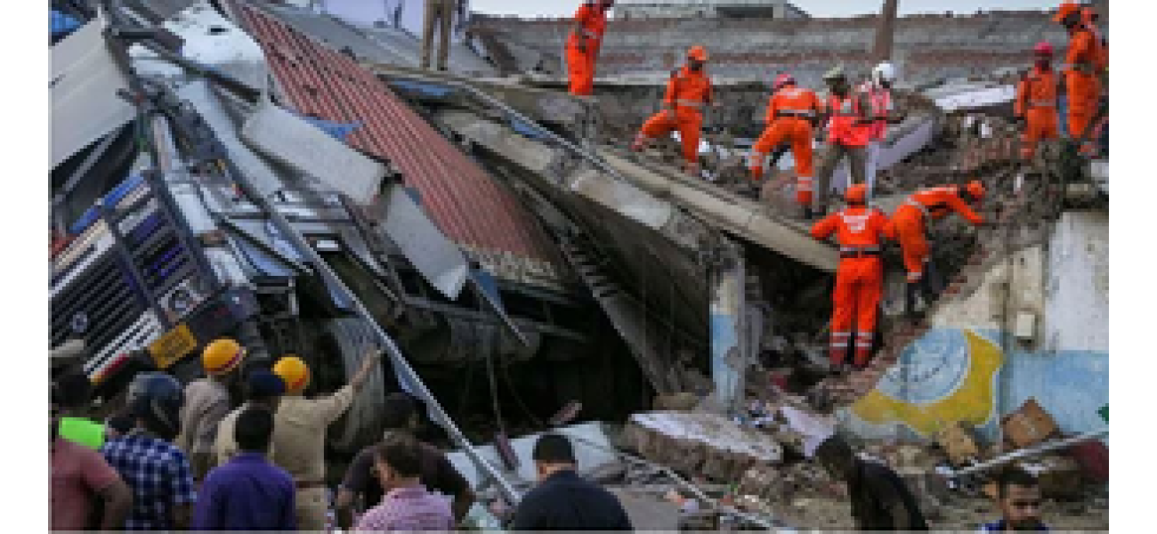 Three additional bodies were found following the collapse of a building in Lucknow, bringing the death toll to eight.