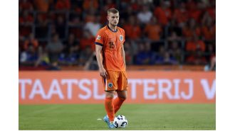 Koeman stands up for De Ligt after Netherlands' victory against Bosnia and Herzegovina.