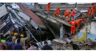 Three additional bodies were found following the collapse of a building in Lucknow, bringing the death toll to eight.