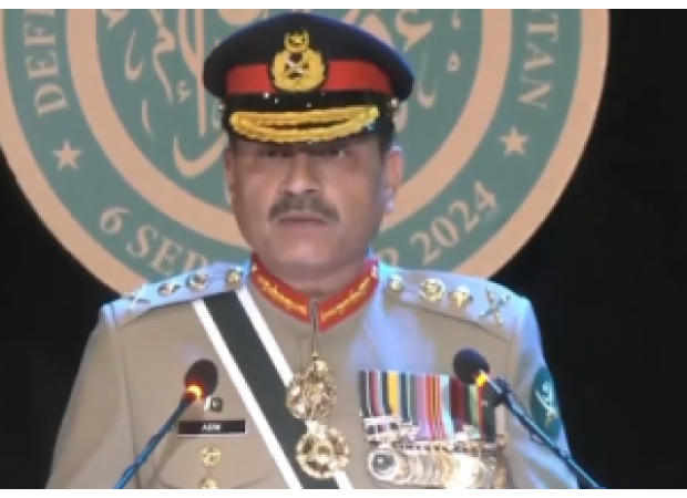 The Pakistan Army Chief recognizes the involvement of the Pakistani army in the Kargil war.