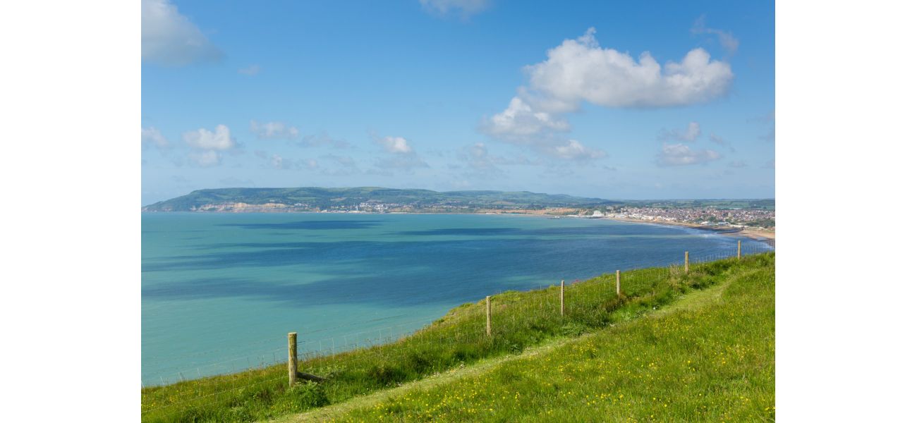 Woman's body found floating in sea near Isle of Wight beach