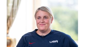 Football coach Emma Hayes highlights unequal pay for female managers compared to male counterparts like Jurgen Klopp.
