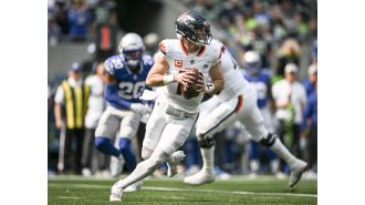 Broncos rookie Bo Nix makes first NFL touchdown with a 4-yard scramble.