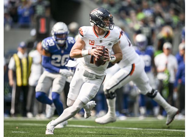 Broncos rookie Bo Nix makes first NFL touchdown with a 4-yard scramble.
