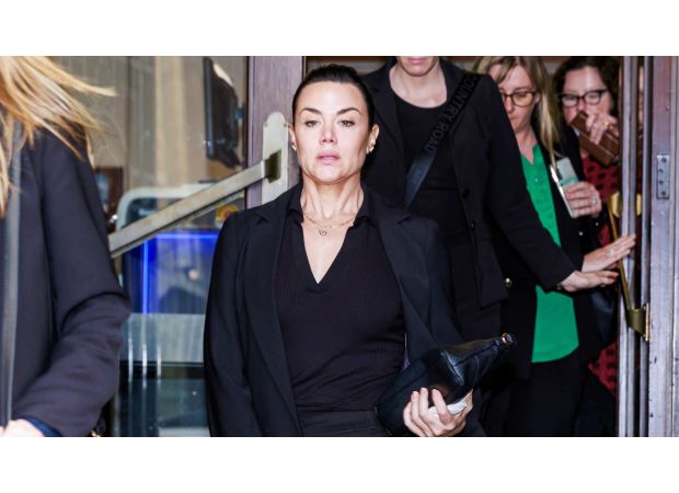 Vanessa Amorosi's mother to vacate property following court decision.