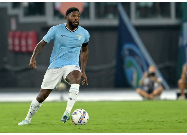 Owner of club praises player on loan, asking if anyone has seen how great he is.