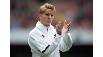 Arsenal's captain Martin Odegaard faces a potential injury setback while playing for his national team.