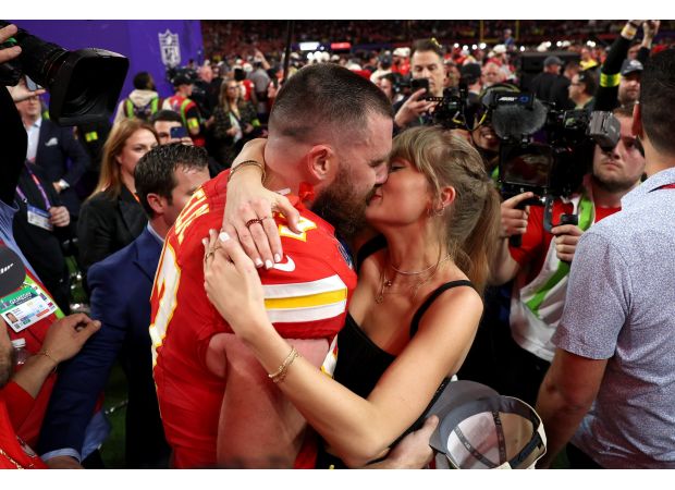 Is the relationship between Taylor Swift and Travis Kelce a real romance or just a staged showmance?