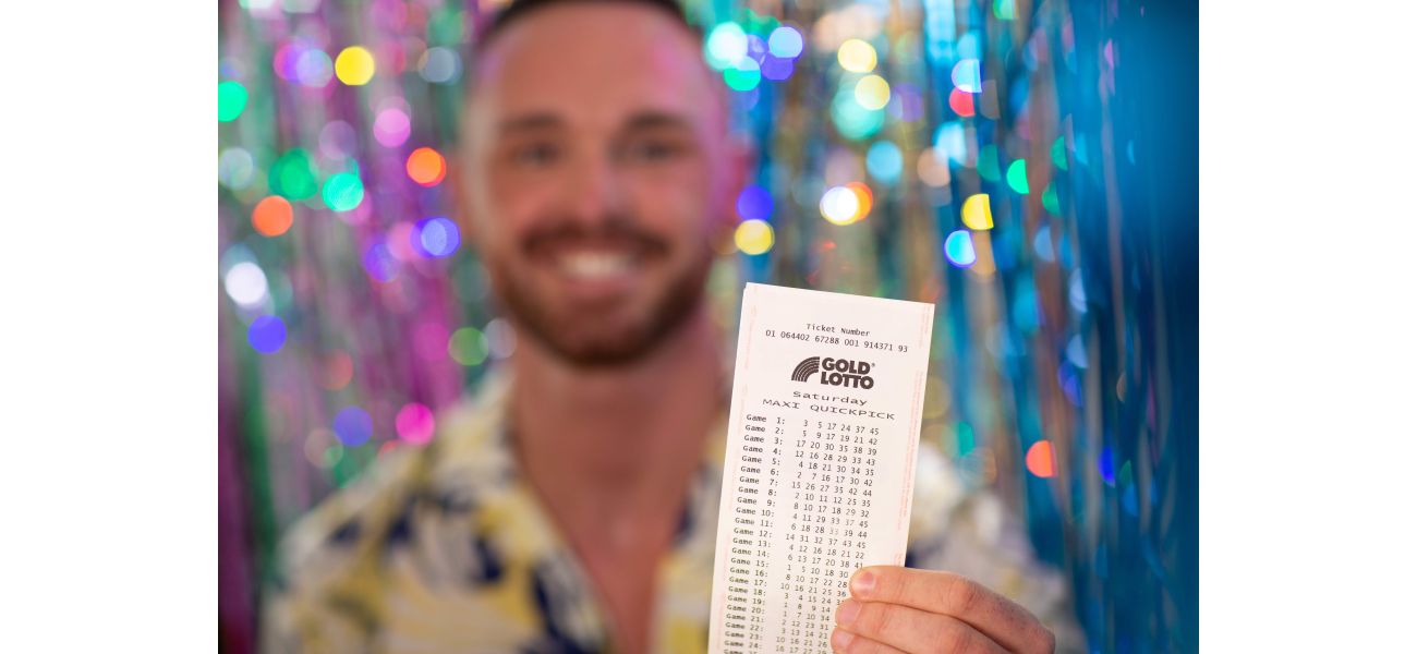 A man from Brisbane was unaware that he won a $2.5 million lotto prize for two weeks.