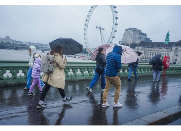 UK temperature drops same day as winter fuel payment reduction vote