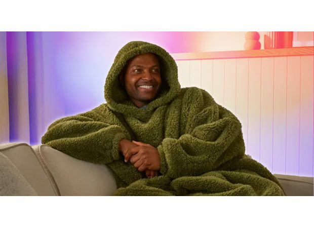 Dunelm's £16 teddy oversized hoodie in 11 colors receives widespread praise from thousands.