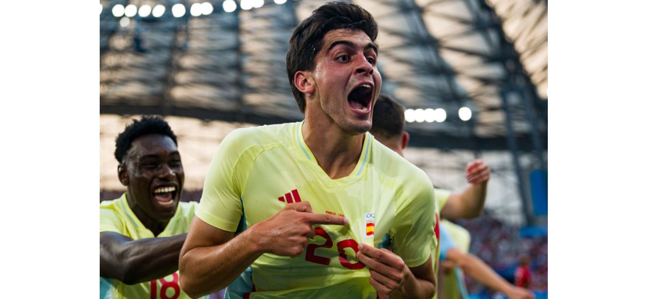 Top soccer clubs Man United and Real Madrid monitoring young player from Sevilla.