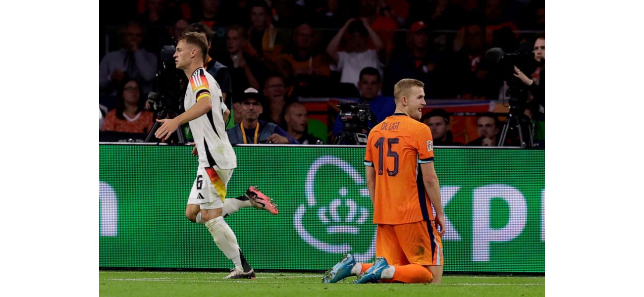Van Dijk and Koeman comment on De Ligt's mistake.