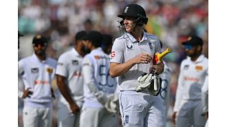 England should learn from Steve Waugh to have a chance at winning the Ashes in Australia.