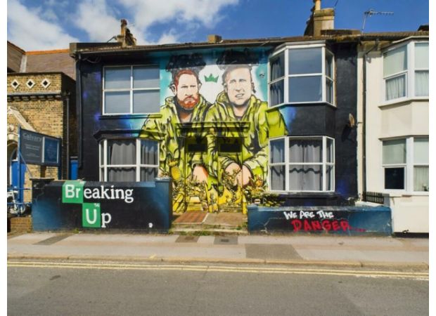 A home with an unusual mural poking fun at Prince William and Prince Harry is up for sale for £425,000.