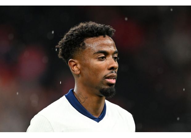 Former Manchester United player Lee Carsley cautions Angel Gomes about representing England.