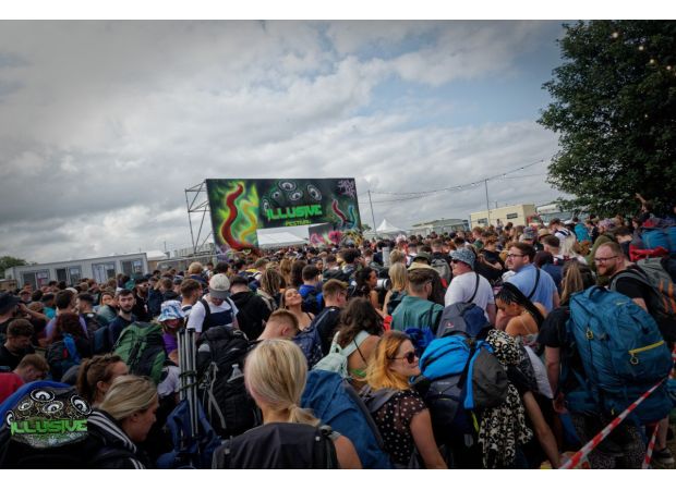 One person dead and another in critical condition due to drug overdose at music festival.