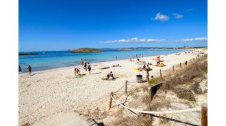 UK visitor in critical condition after being rescued from ocean