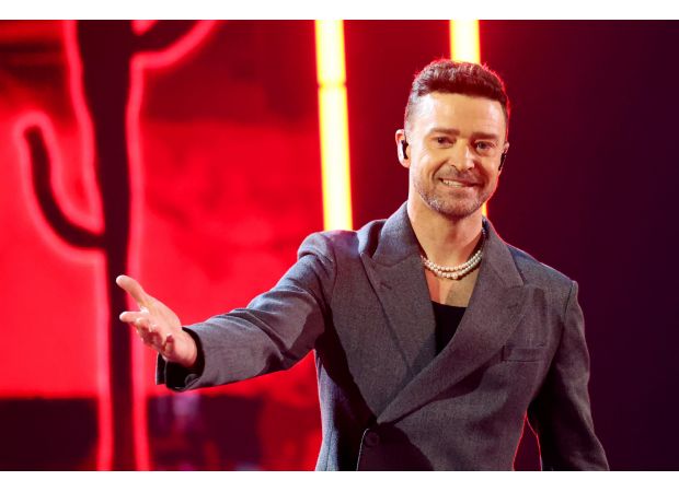 Timberlake accepts plea bargain following DUI arrest.