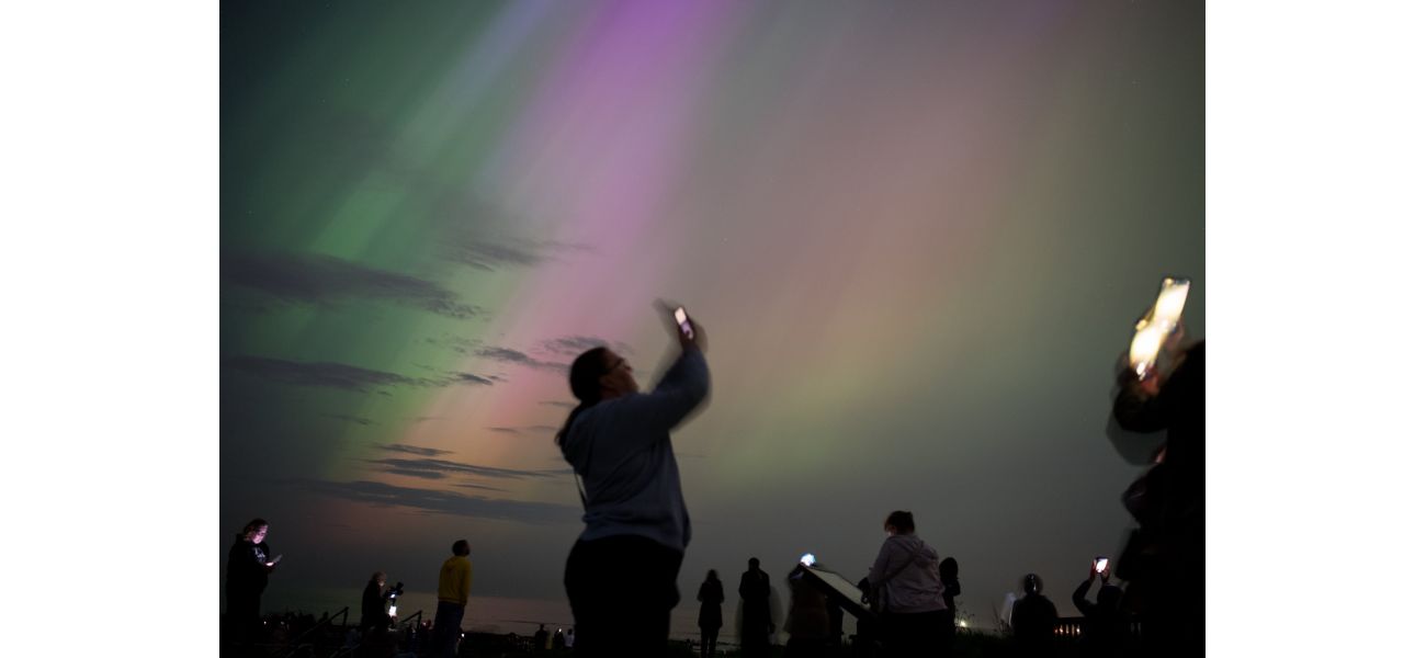Possible paraphrase: 
Possible northern lights sighting tonight - location guide provided.
