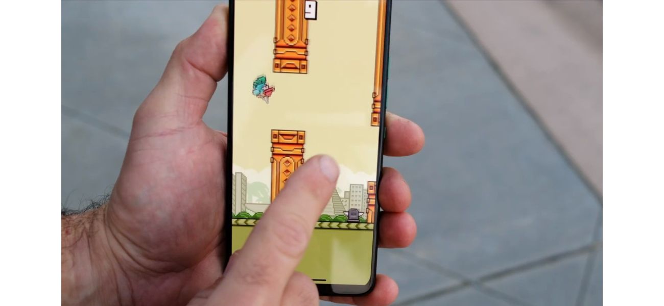 Flappy Bird will make a comeback in 2021 due to fan support, despite previous controversies.