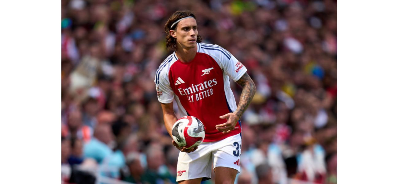 Ex-Arsenal player compares new signing to iconic defender.